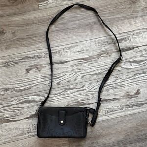 Like new black purse